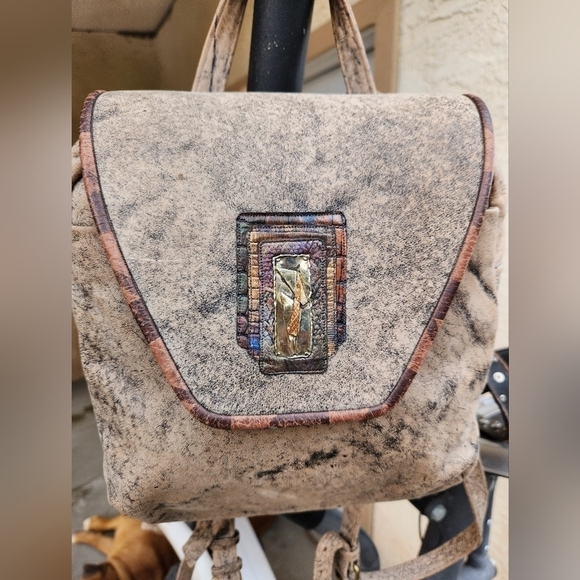 PAT SMILEY COLLECTION SUPER SOFT LEATHER BACKPACK - Picture 11 of 16